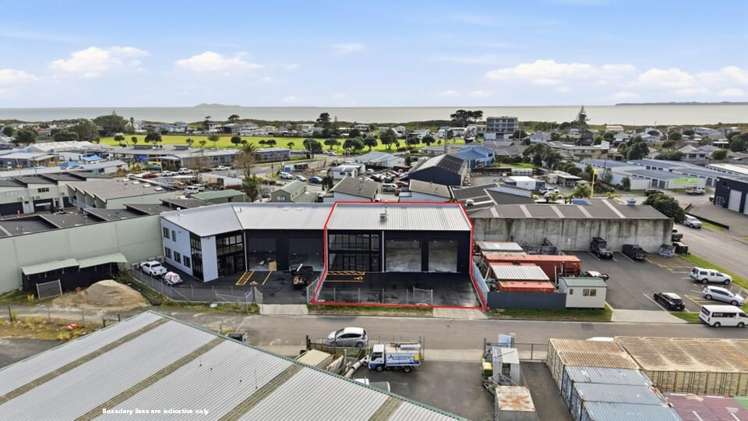 1/6 Market Place Papamoa_2