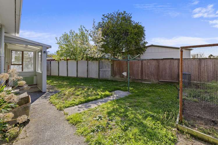 2 Miles Crescent Wainuiomata_15