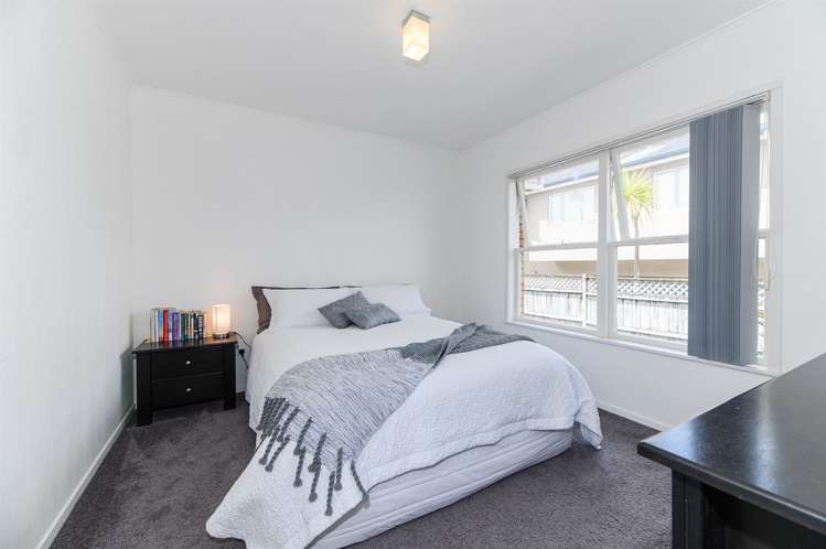 3/21 East Coast Road Milford_8