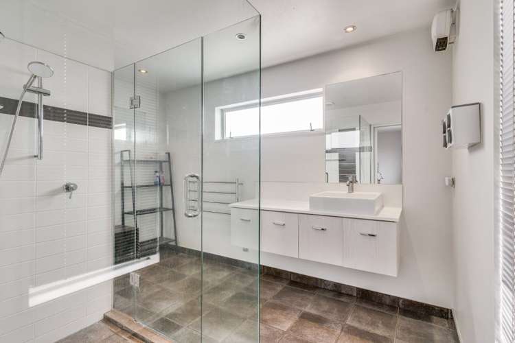 16 Longspur Avenue Wigram_12