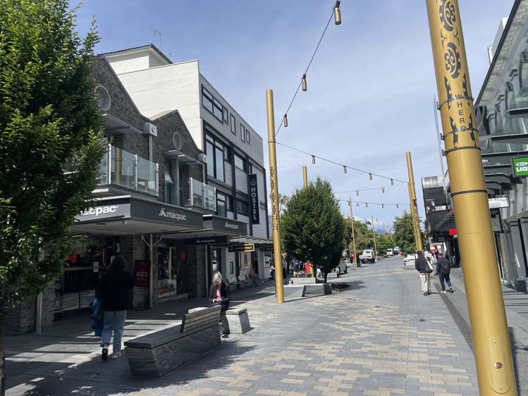 J1/18-24 Rees Street Queenstown_6