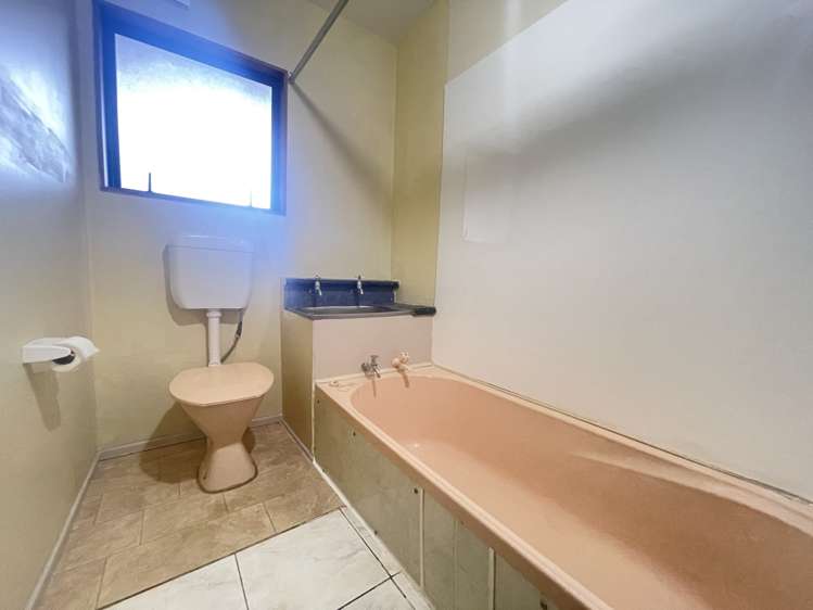 491A Paremoremo Road 10892_14