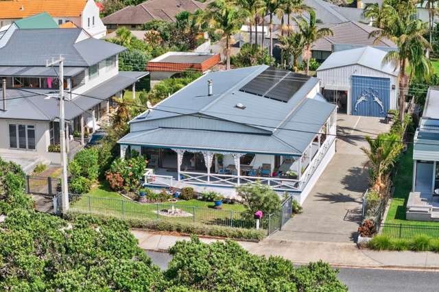 Coastal Bliss with Iconic Harbour Views