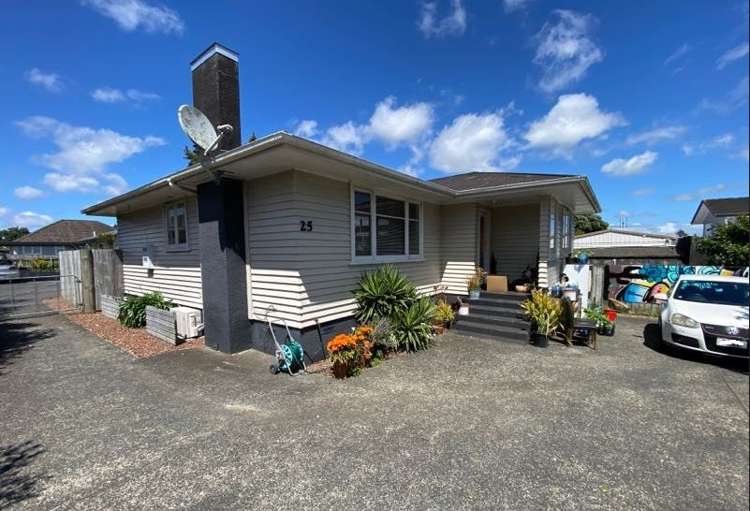 25 Dawnhaven Drive Te Atatu Peninsula Waitakere City Houses for