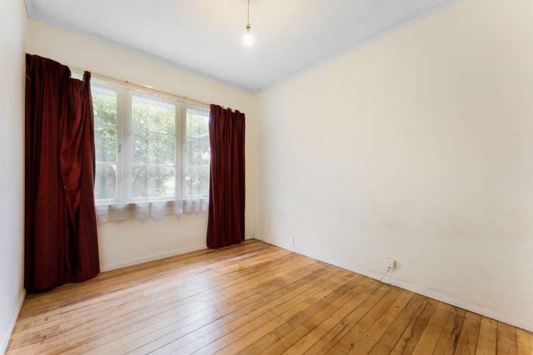 17 Kirrie Avenue Te Atatu South_9