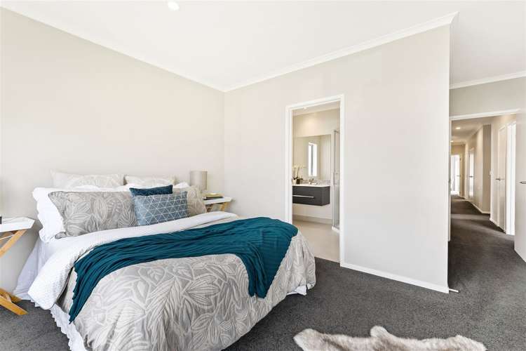 44 Crabb Fields Lane Riverhead_17