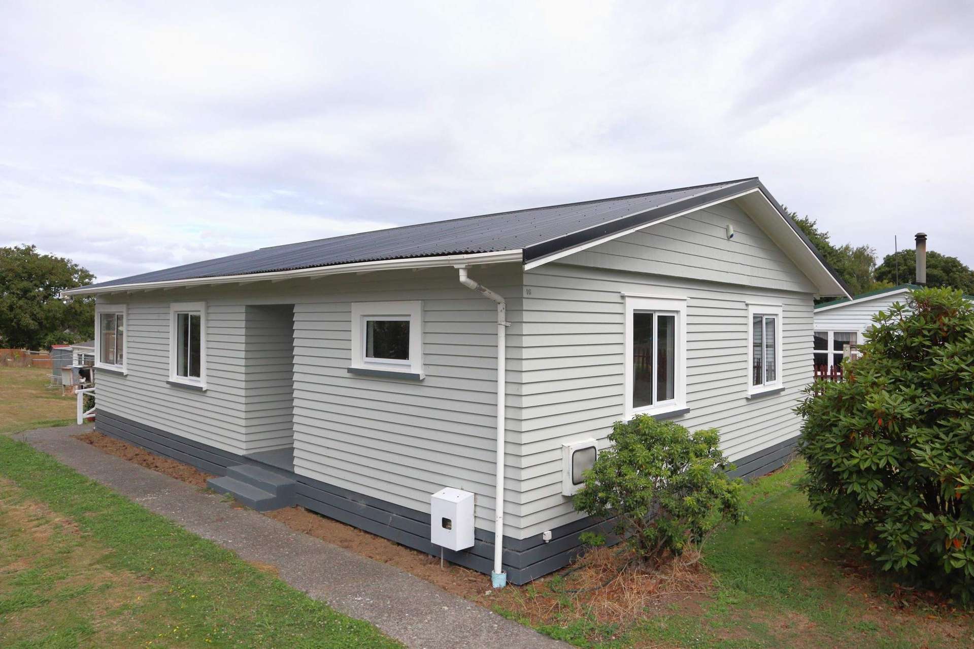 16 Mills Street, Eltham_0