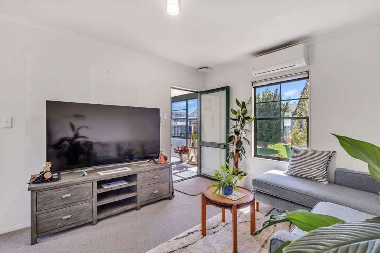 1/70 Whiteley Street_4