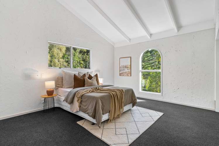 12 Tui Crescent Waiatarua_13