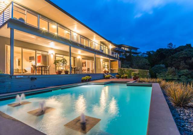 Discover Luxury Living - Exquisite Oasis in Central Paihia