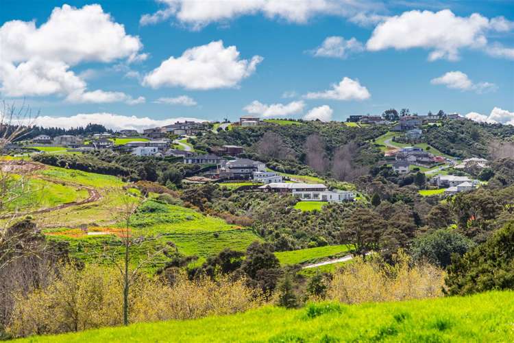 71 Michael Bosher Way Flat Bush_3