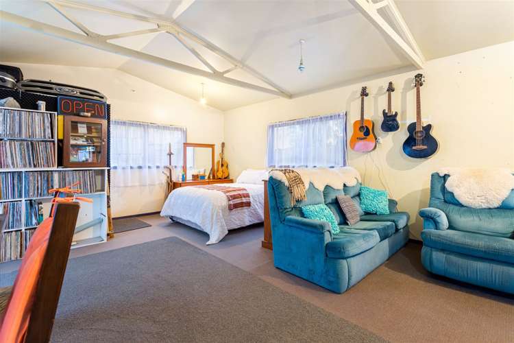 8 Sari Place Massey_16