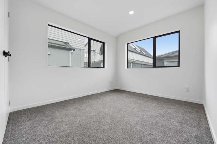 7C Holland Avenue Pt England_18