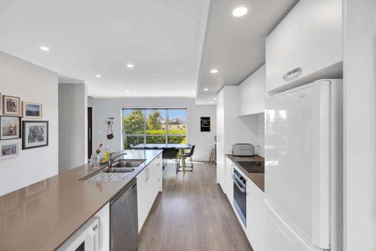 16 Tippet Crescent Wigram_3