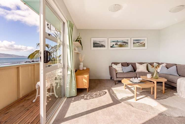 2/418 Queens Drive Lyall Bay_5