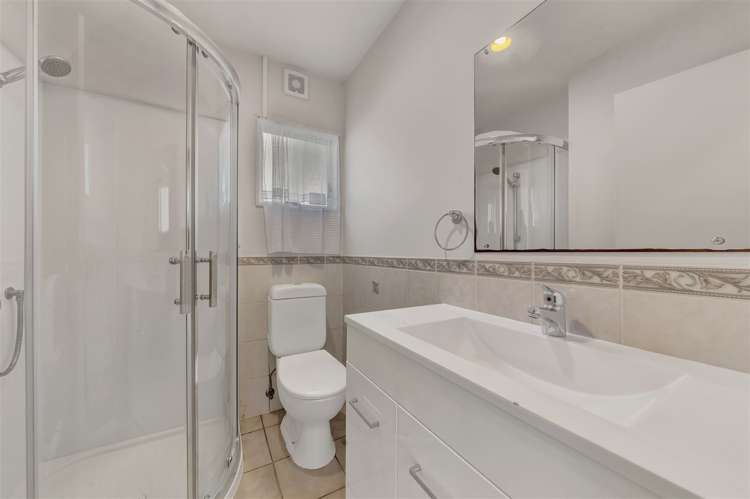 2/57 Gladstone Road Northcote_8