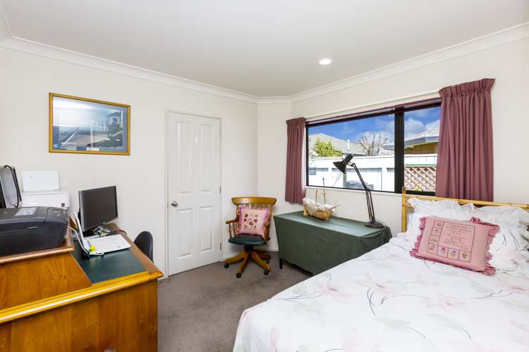 30 Talbot Grove Trentham_12