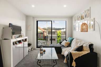 4F/11 Newtown Ave_1