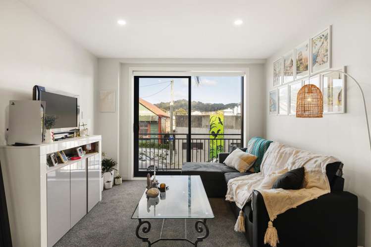 4F/11 Newtown Ave_1