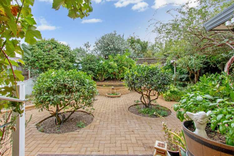 8 Stokes Avenue Te Atatu Peninsula_1