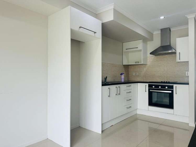 9/4 Wallson Crescent Wiri_4