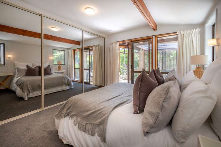 19 Settlers Hill Akaroa_7