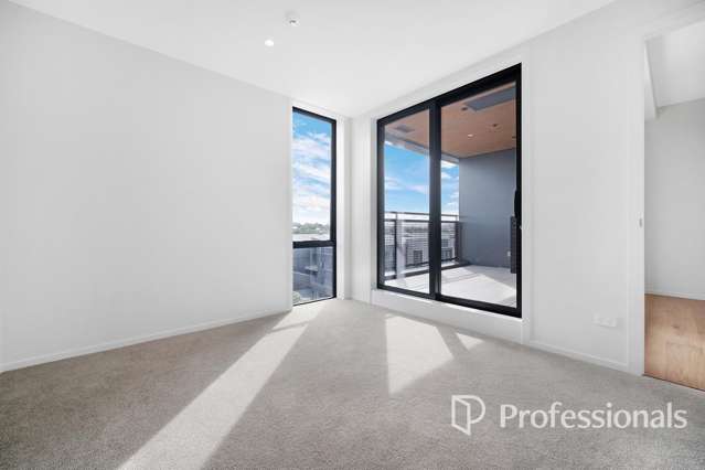 608r/11b Spring Street 10051_4