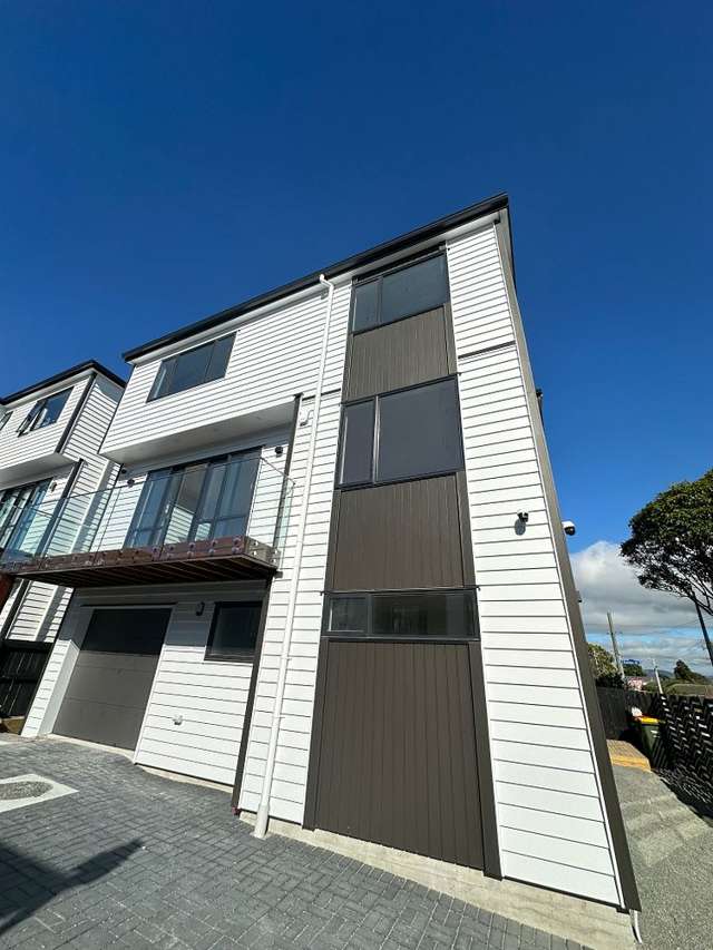 Brand New 5-Bedroom Home in Blockhouse Bay