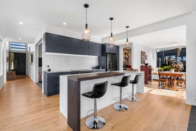 32 Carnaveron Drive_1