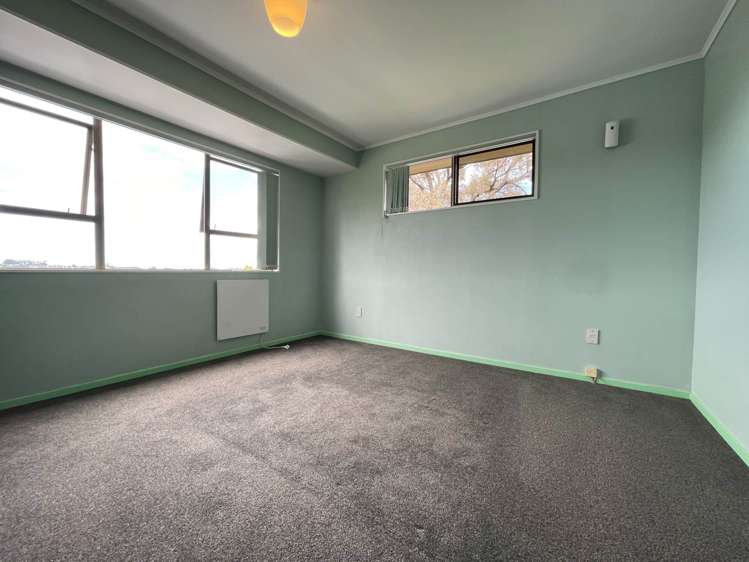 21 Theban Place Totara Vale_16