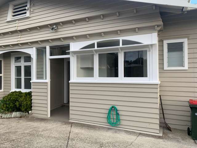 A RARE COSY FIND IN ONEHUNGA