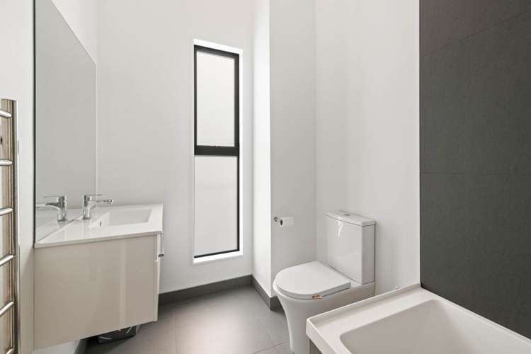 31/82 East Coast Road Milford_19