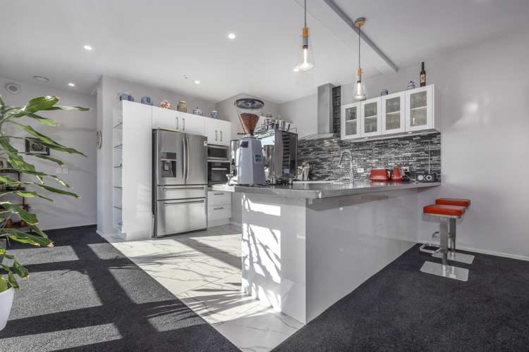 10 Queen Street West Levin_5