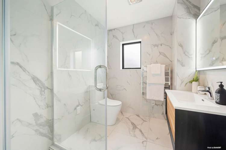 61 Seabrook Avenue New Lynn_15