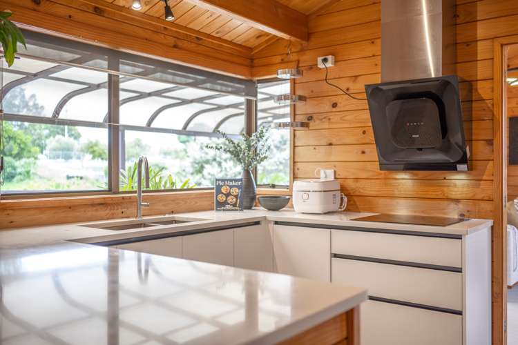 12 Channing Crescent Botany Downs_31