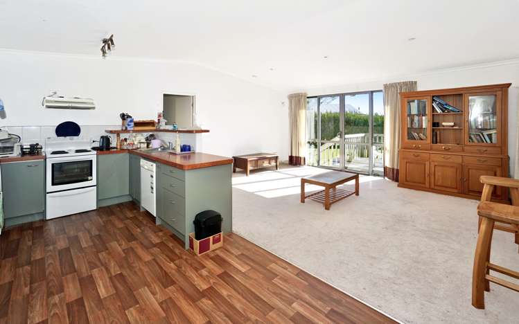 8 Church Road Maketu_5