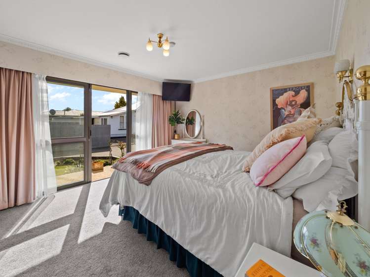 2/282 Tancred Street Ashburton_6