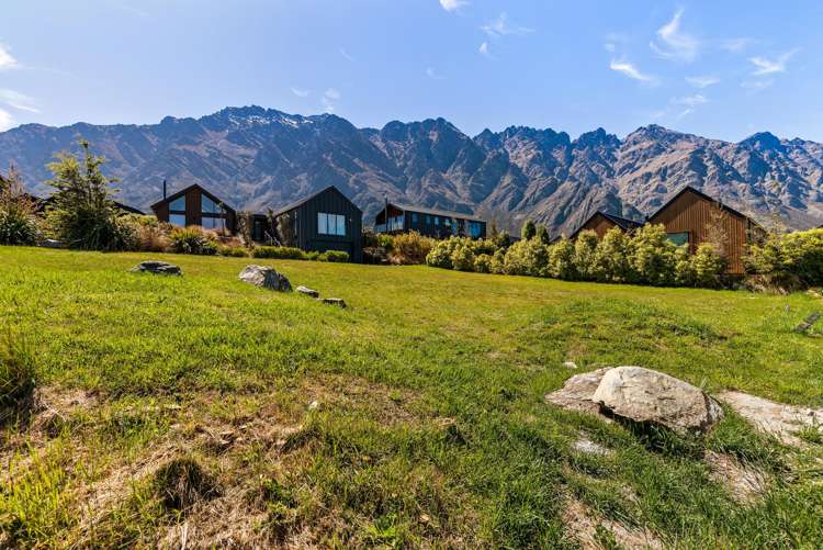 5 Falconer Rise Jacks Point_8