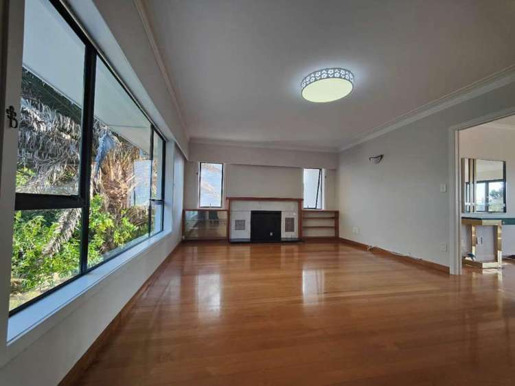 2 Mellons Bay Road 10679_3