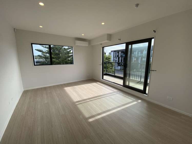 1/4052 Great North Road Glen Eden_2