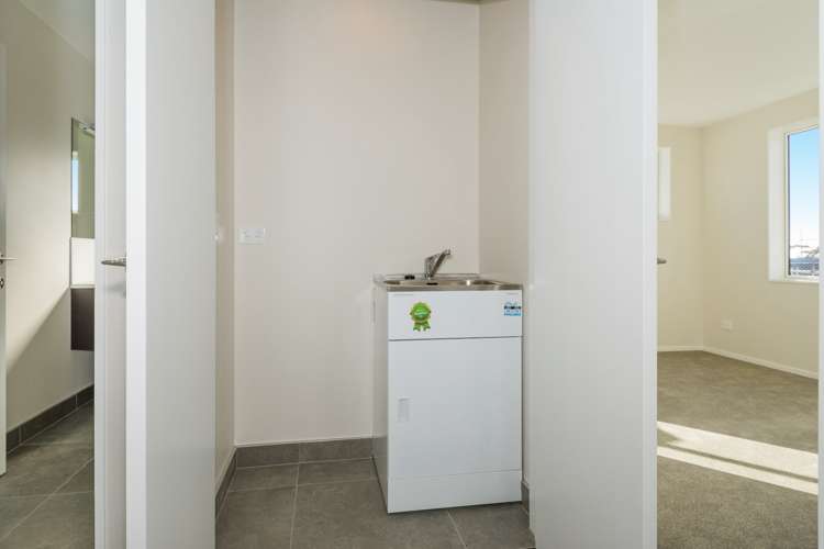 9 Watermill Lane Silverdale_12