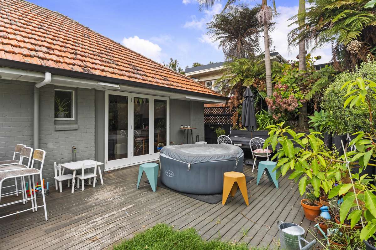 711 Great North Road_2