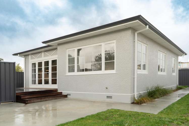 927 Nelson Street North_0