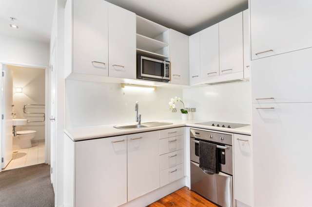 37B/16 Gore Street City Centre_3