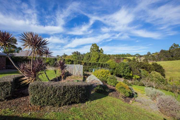 55 Athol Place Algies Bay_13