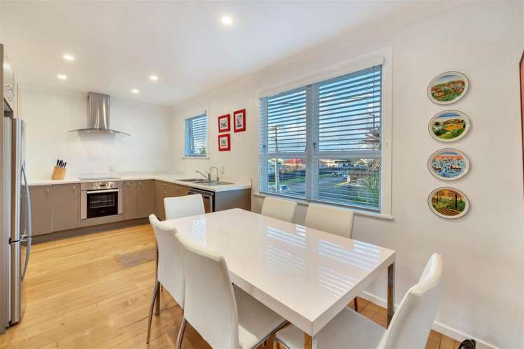 12 Chilcott Road Henderson_13