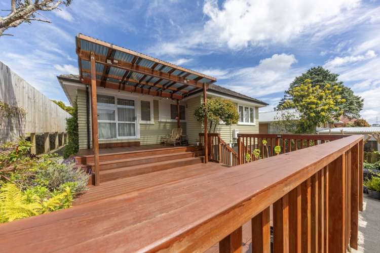 692 Richardson Road Mount Roskill_11