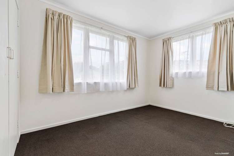 5 Harwood Crescent Otara_13