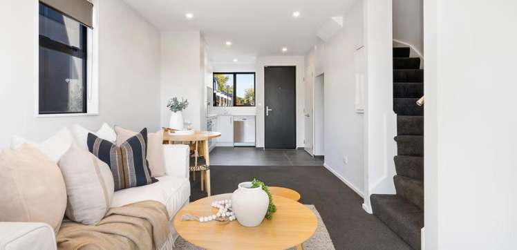 2/27 Harewood Road Papanui_1