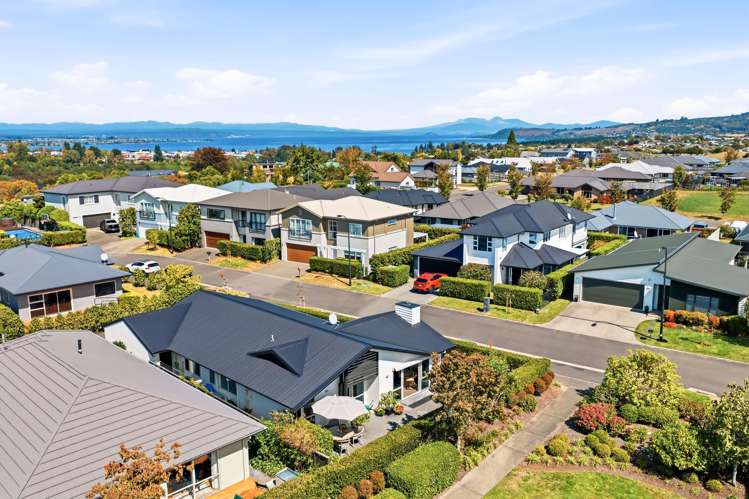 55 Chateau Crescent Rangatira Park_23